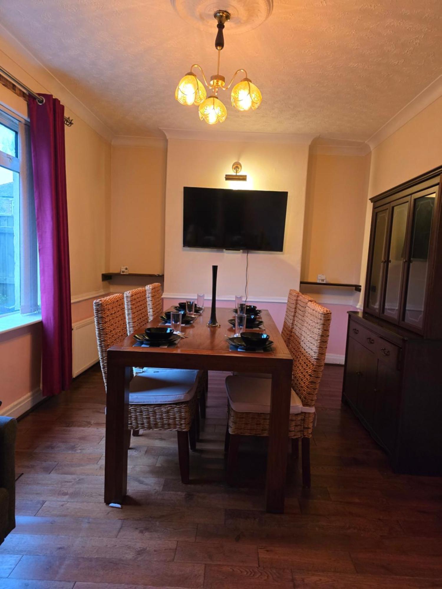 Relax At Real Place Apartment
